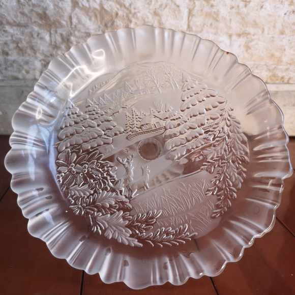 Mikasa Holiday Classic Winter Dreams Footed Bon Bon Pedestal Glass Plate 4" Tall - Picture 3 of 7